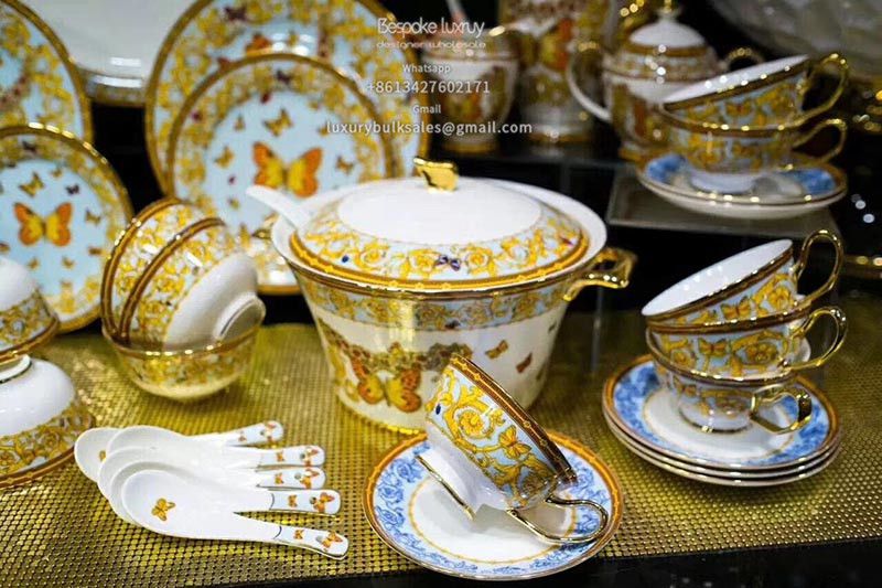 Versace dinnerware p72